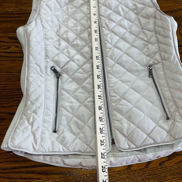 Westport 1962‎ Quilted Zippered Vest Pockets Beige Woman’s Size Small - Picture 4 of 5